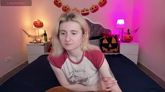 CamillaDreamer online show from 10/30/25, 05:43