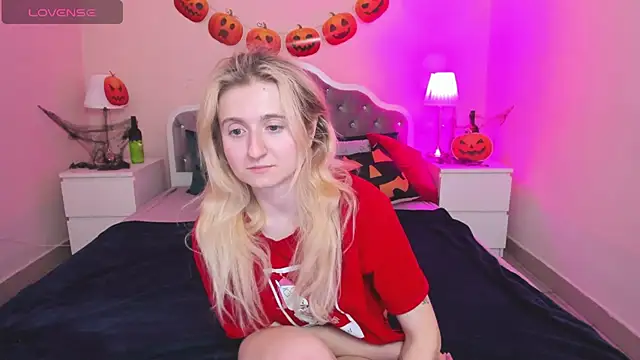 CamillaDreamer online show from 10/26/25, 05:46