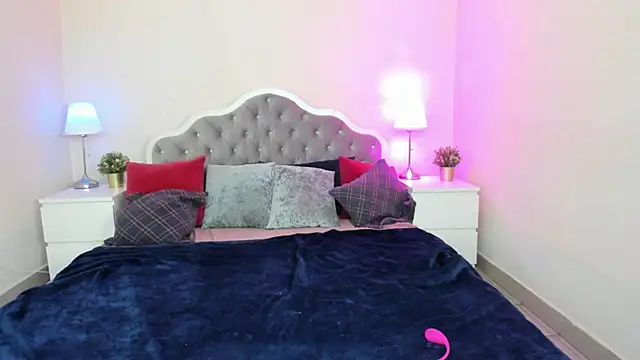 CamillaDreamer online show from 10/15/25, 04:04