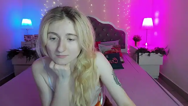 CamillaDreamer online show from 12/15/25, 06:14