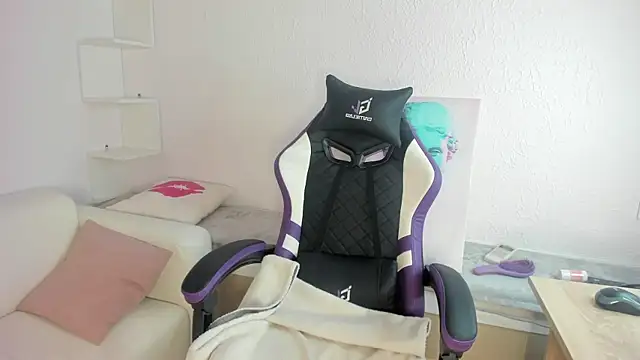 Snapshot of Ella_starrr__ chatting on 04/09/26, 06:19 Ella starrr online show from 04/09/26, 06:19