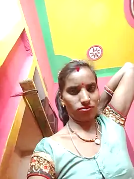 Snapshot of Munni_ji chatting on 10/19/25, 05:48 Munni ji online show from 10/19/25, 05:48