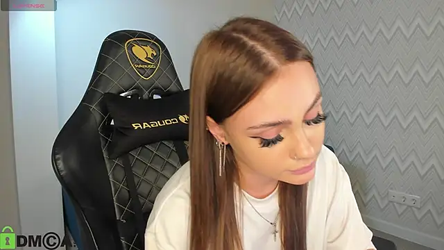 KarinaBroks online show from 11/26/25, 11:43