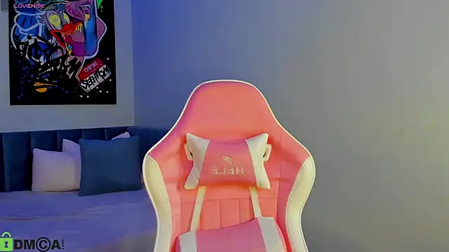 KarinaBroks online show from 11/27/25, 11:43