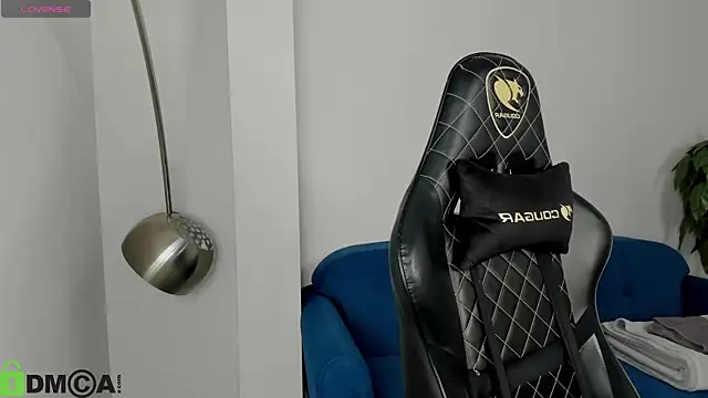 KarinaBroks online show from 11/13/25, 11:36