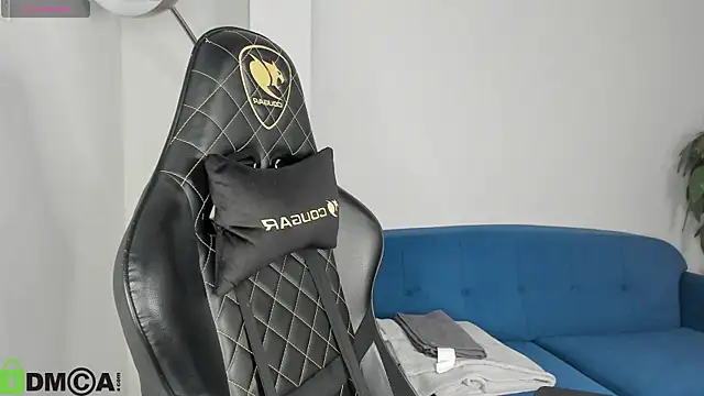 KarinaBroks online show from 11/21/25, 11:31