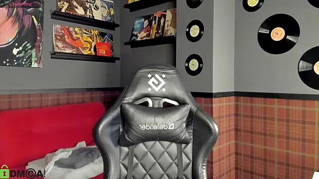 KarinaBroks online show from 12/05/25, 09:30