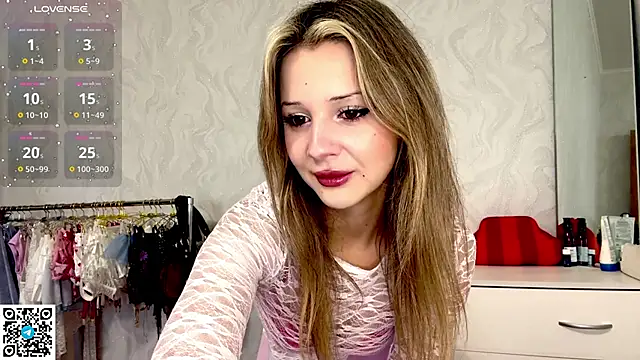 LindyEckland online show from 10/10/25, 12:28