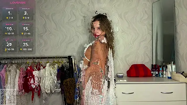 LindyEckland online show from 11/04/25, 12:20