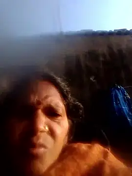 Snapshot of Rs_sonam chatting on 12/23/25, 02:22 Rs sonam online show from 12/23/25, 02:22