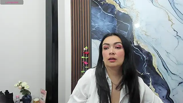 angelinee39 online show from 10/18/25, 09:22