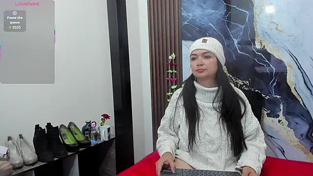 angelinee39 online show from 10/24/25, 09:19