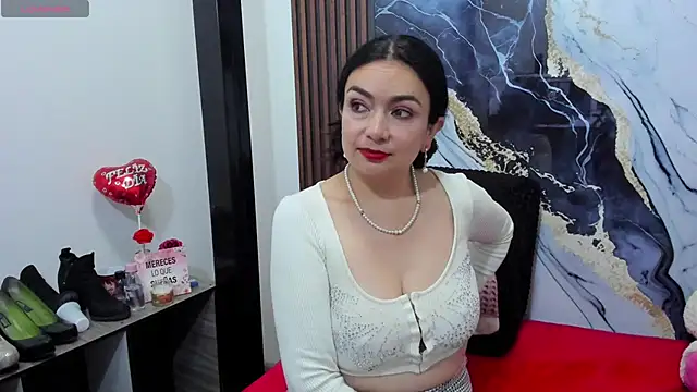 angelinee39 online show from 11/18/25, 09:34