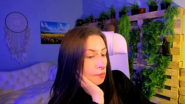 Snapshot of AliceLice_ chatting on 10/10/25, 12:06 AliceLice online show from 10/10/25, 12:06