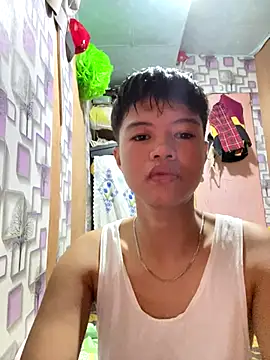 Snapshot of Obre17 chatting on 09/27/25, 01:23 Obre17 online show from 09/27/25, 01:23