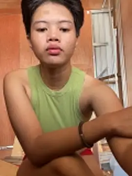 Snapshot of Obre17 chatting on 02/11/26, 03:06 Obre17 online show from 02/11/26, 03:06