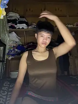 Snapshot of Obre17 chatting on 10/03/25, 03:09 Obre17 online show from 10/03/25, 03:09