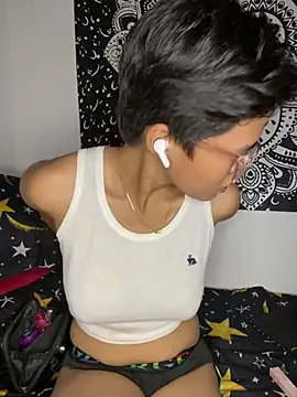 Snapshot of Obre17 chatting on 02/23/26, 03:30 Obre17 online show from 02/23/26, 03:30