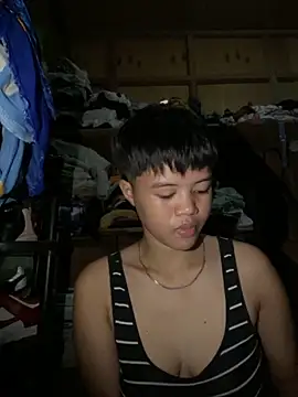 Snapshot of Obre17 chatting on 09/28/25, 02:02 Obre17 online show from 09/28/25, 02:02