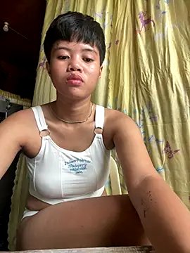 Snapshot of Obre17 chatting on 10/11/25, 05:30 Obre17 online show from 10/11/25, 05:30