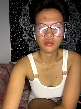 Snapshot of Obre17 chatting on 03/03/26, 05:03 Obre17 online show from 03/03/26, 05:03