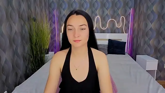 Snapshot of Emilly__Grey chatting on 07/17/26, 05:32 Emilly Grey online show from 07/17/26, 05:32