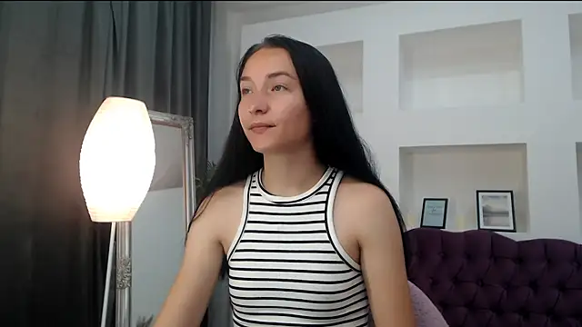 Snapshot of Emilly__Grey chatting on 07/08/26, 05:24 Emilly Grey online show from 07/08/26, 05:24