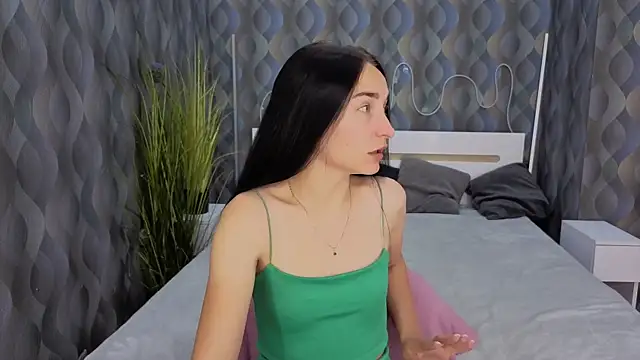Snapshot of Emilly__Grey chatting on 07/11/26, 05:35 Emilly Grey online show from 07/11/26, 05:35