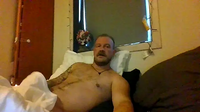 Snapshot of Real_viking chatting on 10/07/25, 12:28 Real viking online show from 10/07/25, 12:28
