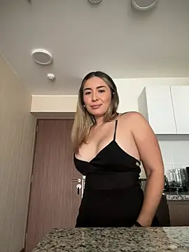 Mariana gom online show from 03/12/26, 02:10