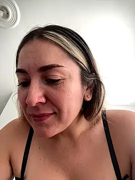 Mariana gom online show from 01/07/26, 01:49