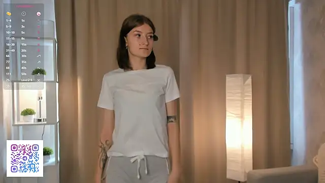 AnnaleeJennie online show from 09/28/25, 04:52