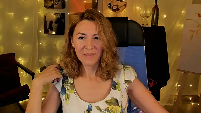 DonnaSmitth online show from 10/13/25, 03:46