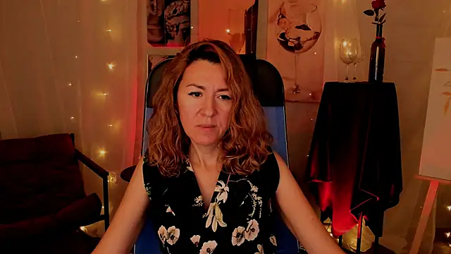 DonnaSmitth online show from 11/28/25, 03:23