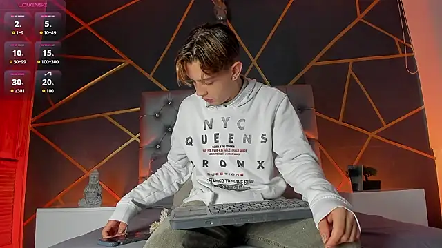 Snapshot of Lian_Miller1_ chatting on 02/20/26, 12:29 Lian Miller1 online show from 02/20/26, 12:29