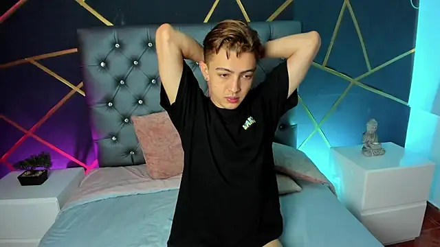 Lian Miller1  online show from 10/21/25, 12:26