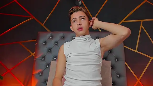 Lian Miller1  online show from 11/15/25, 12:42