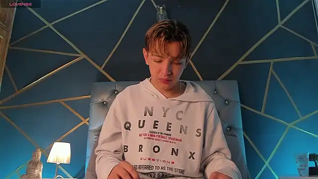 Lian Miller1  online show from 03/04/26, 12:24