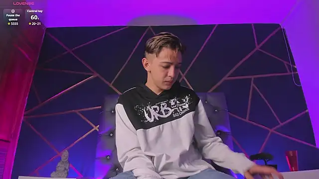 Snapshot of Lian_Miller1_ chatting on 02/13/26, 12:27 Lian Miller1 online show from 02/13/26, 12:27