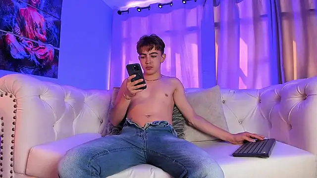 Lian Miller1  online show from 12/14/25, 07:30