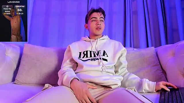 Lian Miller1  online show from 12/15/25, 12:33