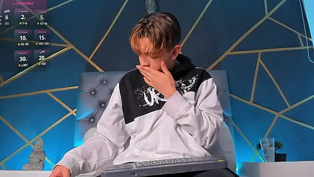 Snapshot of Lian_Miller1_ chatting on 02/24/26, 12:17 Lian Miller1 online show from 02/24/26, 12:17