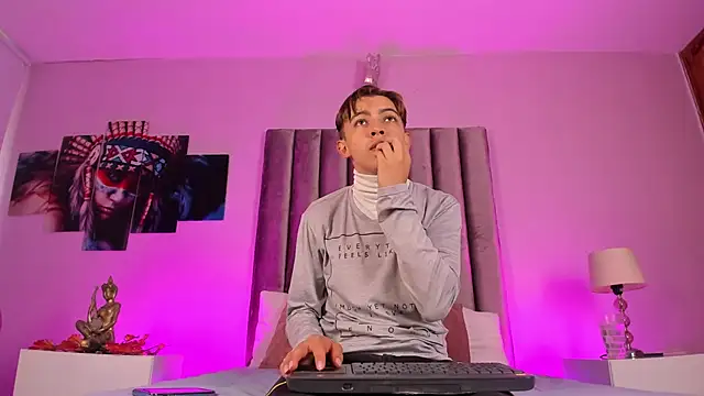 Lian Miller1  online show from 04/05/26, 02:02