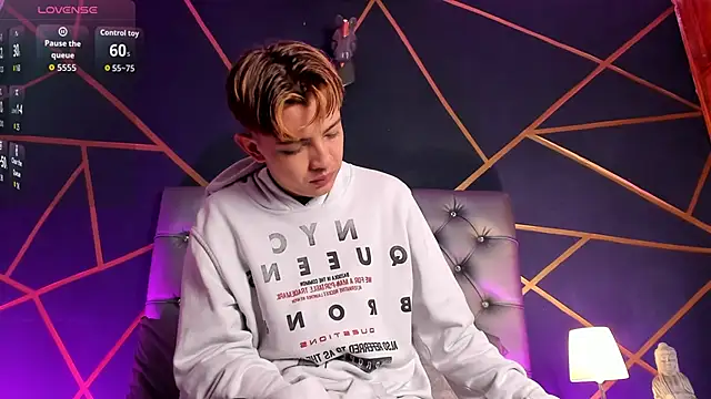 Lian Miller1  online show from 03/24/26, 12:27