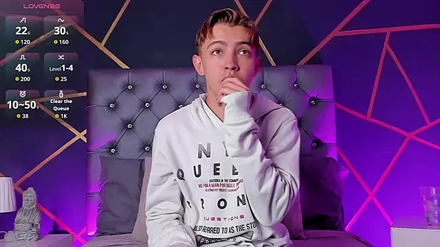 Lian Miller1  online show from 03/30/26, 12:28