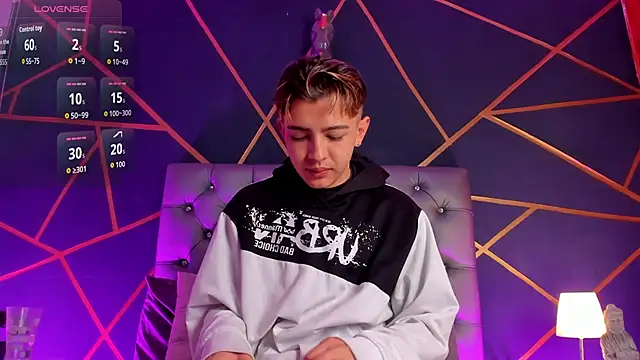 Lian Miller1  online show from 03/21/26, 12:42