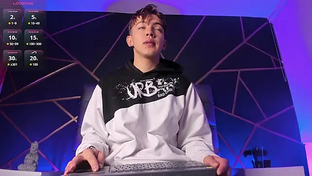 Snapshot of Lian_Miller1_ chatting on 02/17/26, 12:13 Lian Miller1 online show from 02/17/26, 12:13