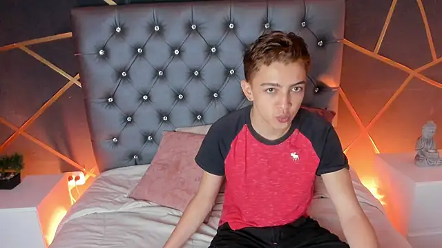 Lian Miller1  online show from 10/07/25, 01:12