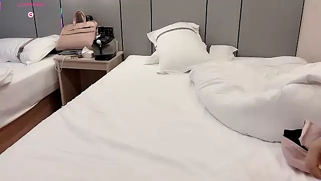 NEWONETO online show from 04/11/26, 04:54