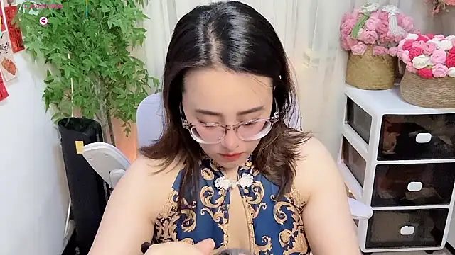 Snapshot of NEWONETO chatting on 05/03/26, 02:53 NEWONETO online show from 05/03/26, 02:53
